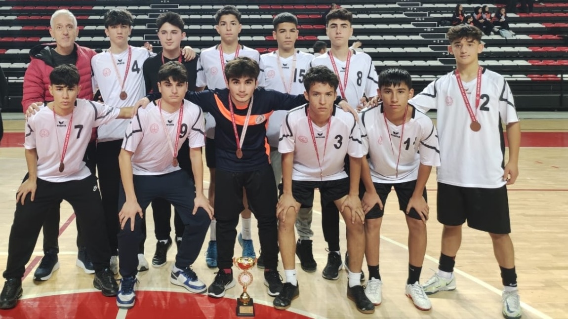 Okul  futsal takımımız Türkiye şampiyonasına gitmeye hak kazandı